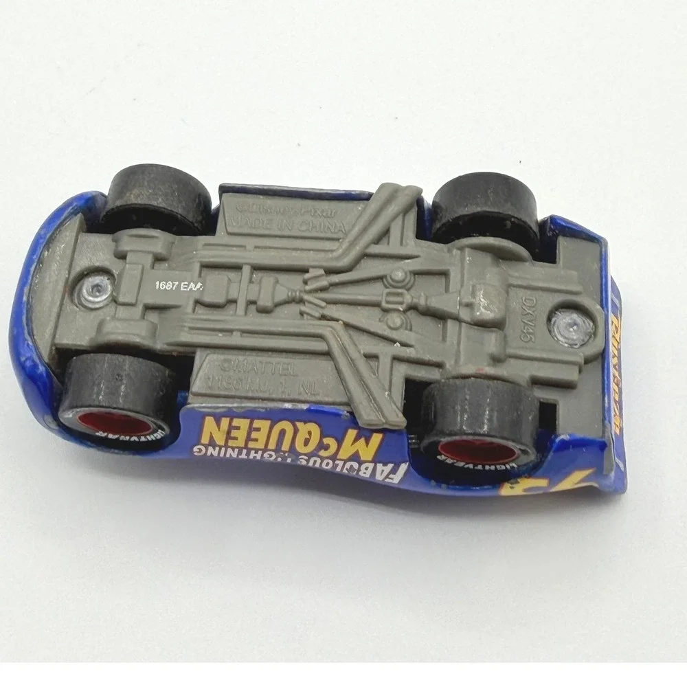 Disney Pixar Cars RUSTEZE Lightning McQueen Blue Diecast Mattel 1:55 DXV45B